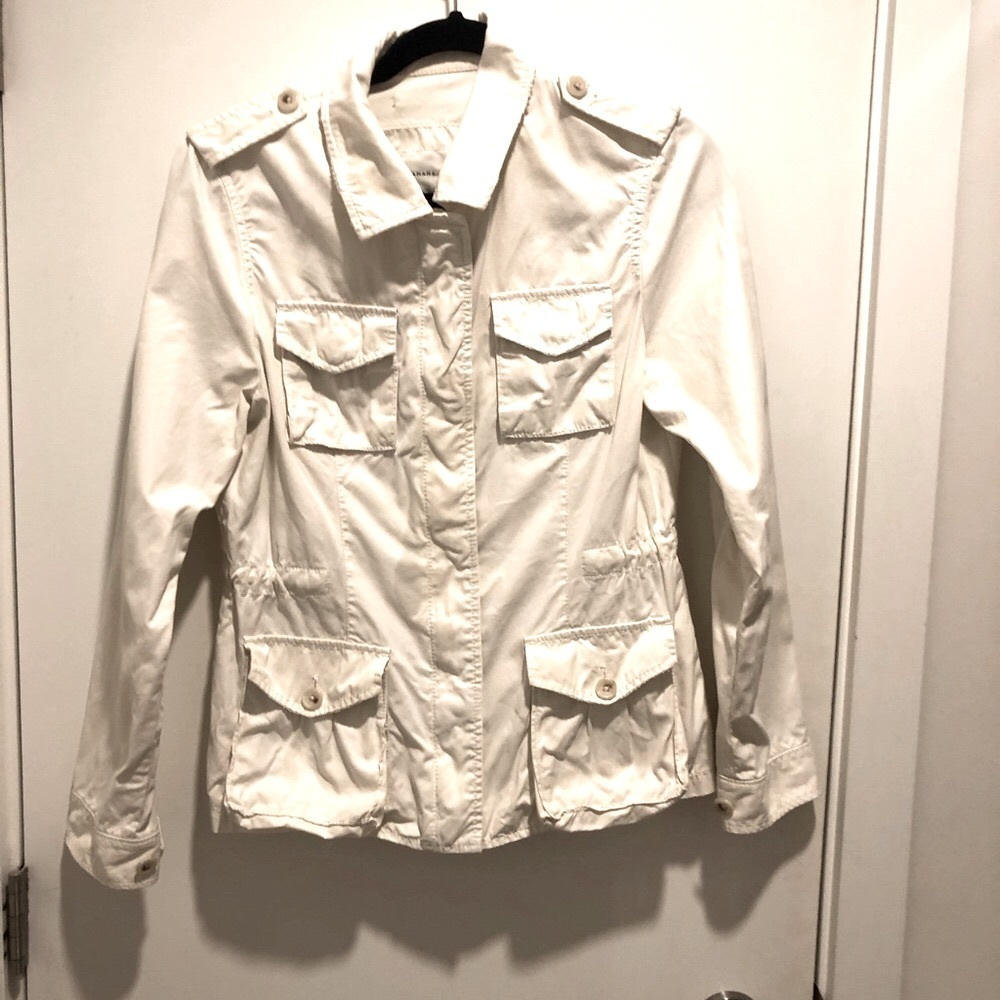 Banana Republic Women’s Classic utility style jacket, 100% cotton - Ivory, Med